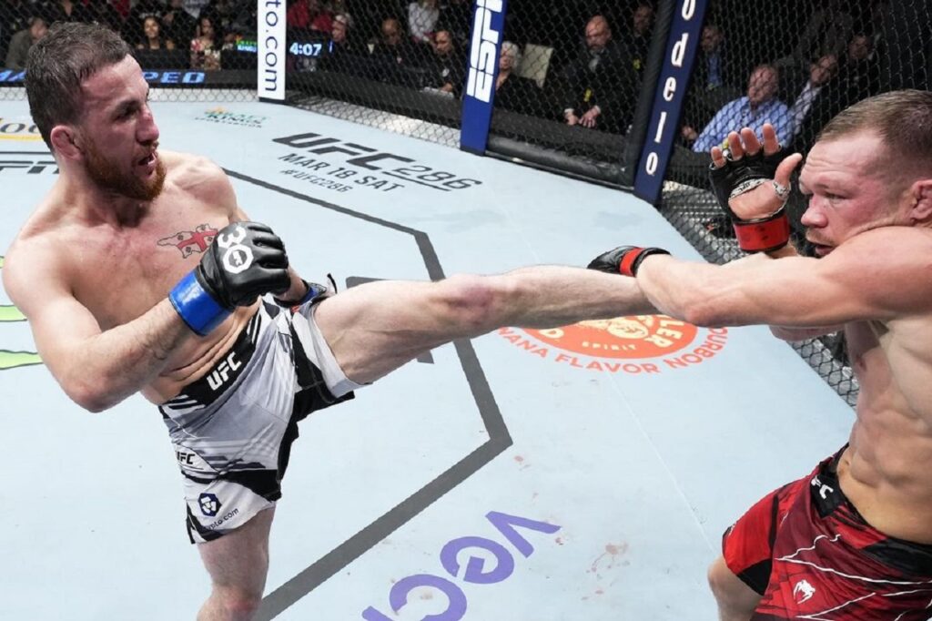 Петр Ян и Мераб Двалишвили в UFC Fight Night 221